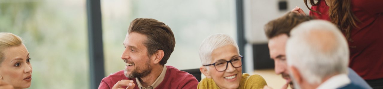 Comunidad de personas aprendiendo y colaborando